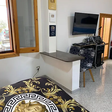 Medusa Villa *